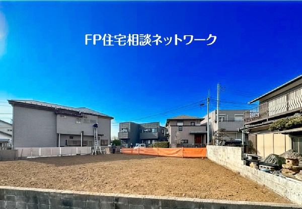 外観:深く豊かな緑と爽快な青い空を感じるまさに横浜に暮らす心地よさを存分に堪能いただける邸宅です。グレードの高い設備仕様が標準装備のデザイン住宅で快適で便利な生活をお送り頂けます。