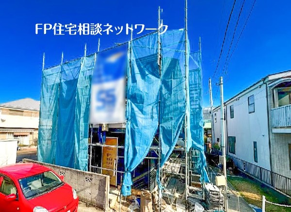 外観:深く豊かな緑と爽快な青い空を感じるまさに横浜に暮らす心地よさを存分に堪能いただける邸宅です。グレードの高い設備仕様が標準装備のデザイン住宅で快適で便利な生活をお送り頂けます。