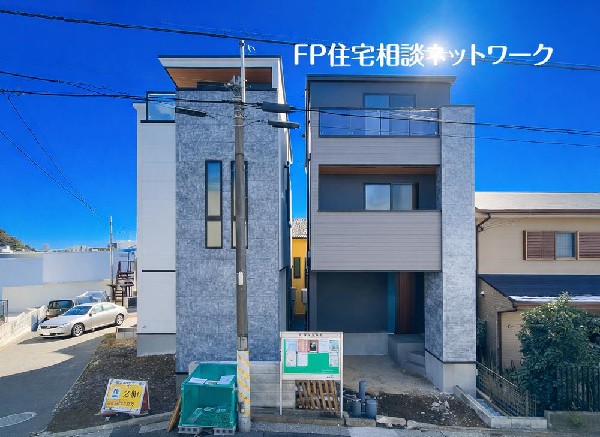 外観:洗練された最先端のデザインが居住者の満足度を最大限に高めてくれます。住むだけで幸福感が高まるマイホームは理想的。