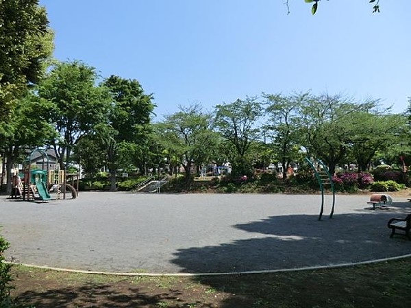 周辺環境:しらゆり公園(しらゆり公園まで1100m)