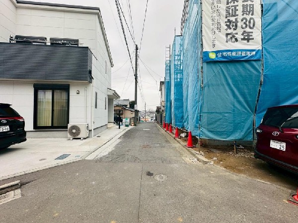 外観:☆☆風通しの良い住宅地☆☆  ゆとりのある住宅地　部屋の窓を開けるとそこには心地よい風が通りぬけます♪