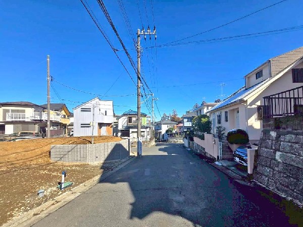 外観:☆☆風通しの良い住宅地☆☆  ゆとりのある住宅地　部屋の窓を開けるとそこには心地よい風が通りぬけます♪