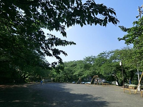 周辺環境:南郷公園(南郷公園まで1600m)