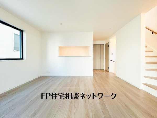 家族と過ごす時間を大切にする方にピッタリのゆとりの住空間です。お子様が元気に走り回っても安心して見守れます。家族の笑い声が今にも目に浮かびそうですね。