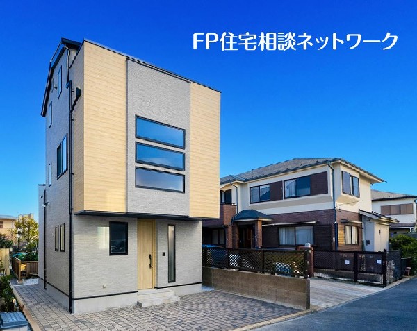 外観:目の前に広がる開放感とゆとり、暮らしの夢を育む理想の住まいがここにはあります。(外構部分はCGです。実際の現地にタイルは設置されておりません。また、販売価格にタイルは含まれません）