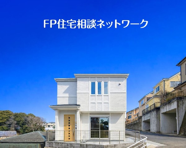 外観:良好な住環境が保たれたエリア。低層の一戸建を中心とした街並みが整然と続き周辺は高い建物が建っておらず、採光や開放性に恵まれ、空が広く緑の多い閑静な趣を感じる環境です。