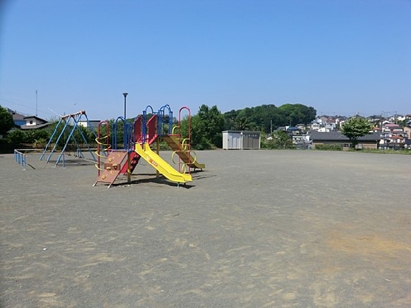 周辺環境:上菅田みはらし公園(上菅田みはらし公園まで38ｍ)