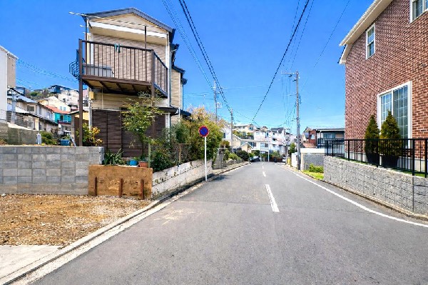 外観:☆☆風通しの良い住宅地☆☆  ゆとりのある住宅地　部屋の窓を開けるとそこには心地よい風が通りぬけます♪