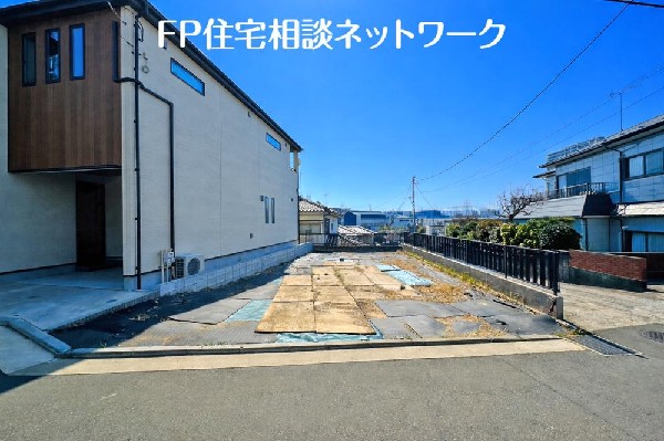 外観:光と風が行わたる開放感あふれる邸宅　春には気持ちの良いそよ風、冬には朝の暖かな光　季節の移り変わりを感じる暮らしを実現