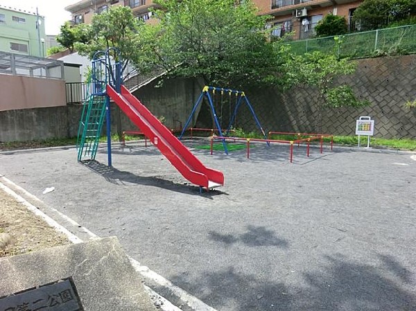 周辺環境:大岡四丁目第二公園(大岡四丁目第二公園まで30m)