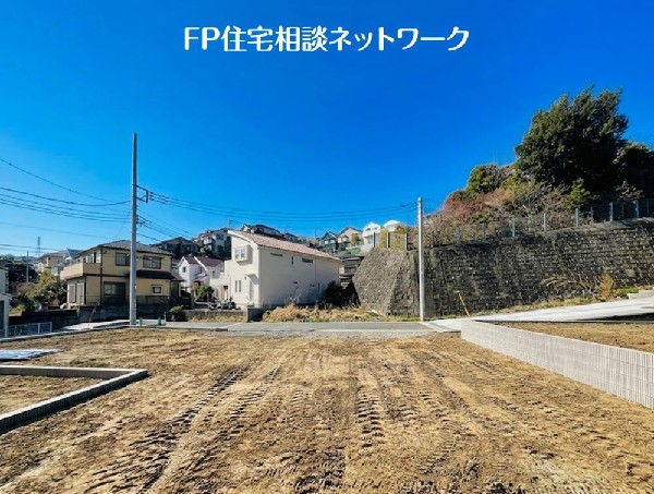 外観:多棟現場ですのでお子様の友達作りやご近所付き合いがしやすい環境です。