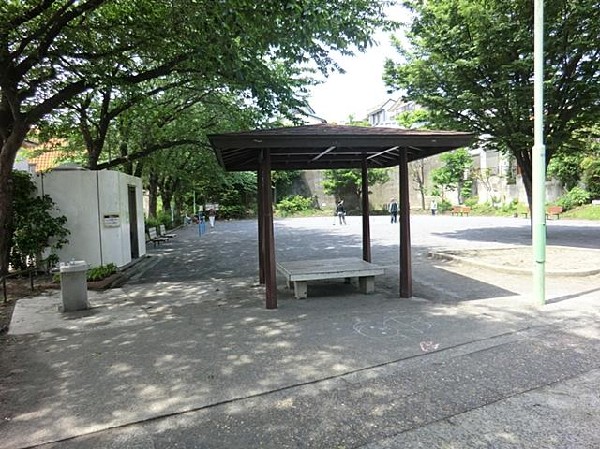 周辺環境:別所中里台公園(別所中里台公園まで200m)