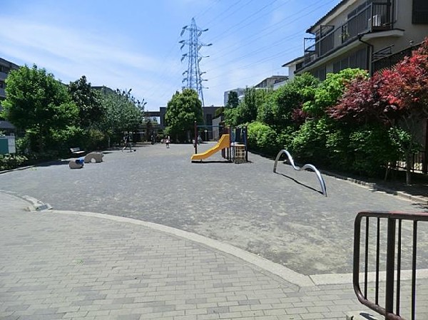 周辺環境:松見町四丁目公園(松見町四丁目公園まで500m)