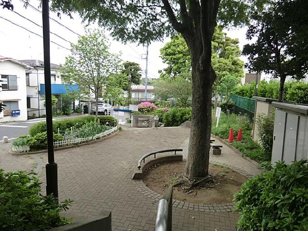 周辺環境:鷺山公園(鷺山公園まで300m)