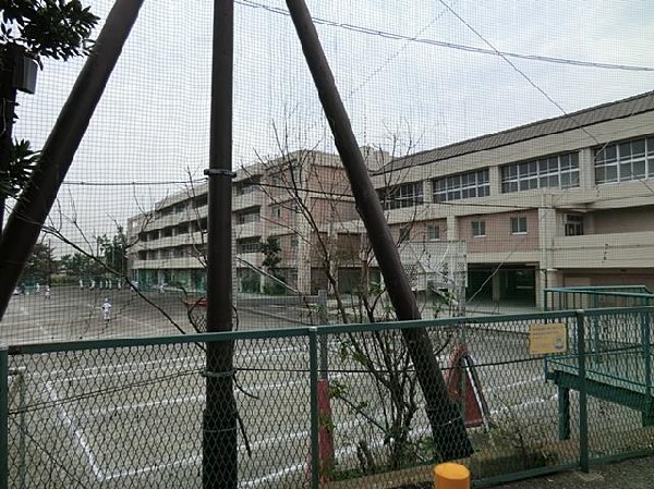周辺環境:横浜市立仲尾台中学校(横浜市立仲尾台中学校まで850m)