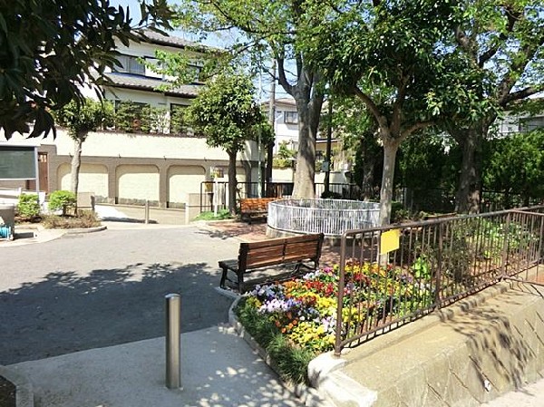 周辺環境:篠原東一丁目公園(篠原東一丁目公園まで350m)