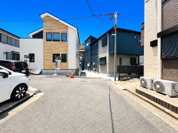 外観:☆☆風通しの良い住宅地☆☆  ゆとりのある住宅地　部屋の窓を開けるとそこには心地よい風が通りぬけます♪