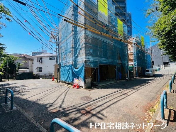 外観:多棟現場ですのでお子様の友達作りやご近所付き合いがしやすい環境です。