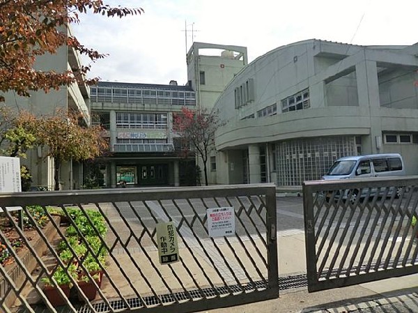 周辺環境:横浜市立荏田西小学校(横浜市立荏田西小学校まで600m)