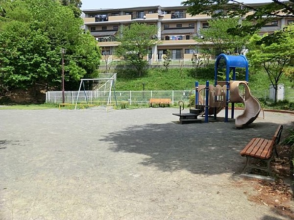 周辺環境:谷津坂南公園(谷津坂南公園まで400m)