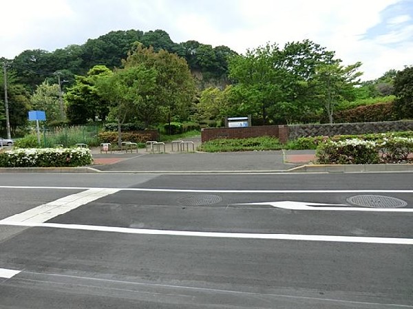周辺環境:長浜公園(長浜公園まで650m)