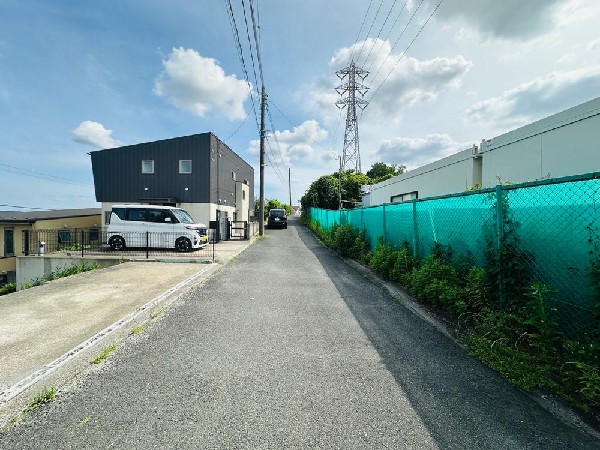 外観:☆☆風通しの良い住宅地☆☆  ゆとりのある住宅地　部屋の窓を開けるとそこには心地よい風が通りぬけます♪