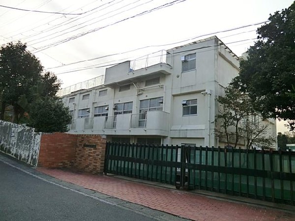周辺環境:横浜市立上永谷中学校(横浜市立上永谷中学校まで1100m)