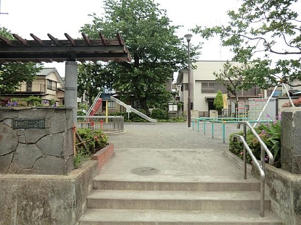 周辺環境:中田町第二公園(中田町第二公園まで270m)