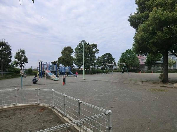 周辺環境:東永谷三丁目公園(東永谷三丁目公園まで350m)