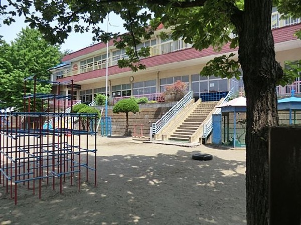 周辺環境:柏幼稚園(柏幼稚園まで750m)