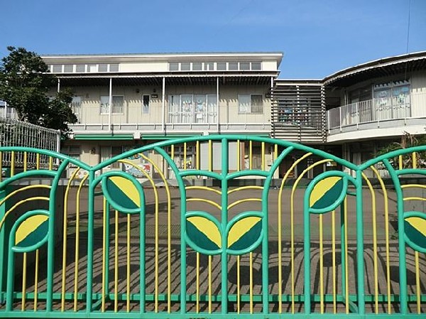 周辺環境:しらかば幼稚園(しらかば幼稚園まで1100m)