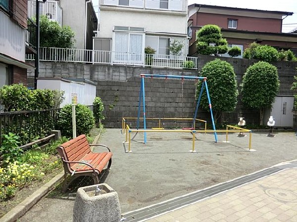 周辺環境:二俣川一丁目第二公園(二俣川一丁目第二公園まで120m)