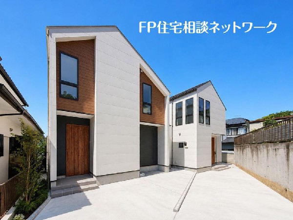 外観:たっぷりの陽光が室内を明るく彩り、爽やかな風が心地よく通り抜ける住まい。日々の暮らしに安らぎと開放感をもたらします。