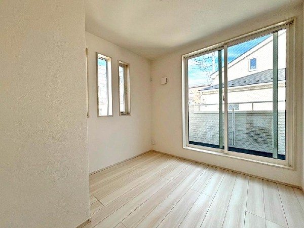 ☆☆日当たり・風通しの良いお部屋☆☆  居室となる空間には毎日しっかりと光が差し込みます♪勉強にお仕事にリラックスに充実した自分の時間をお過ごし下さい♪