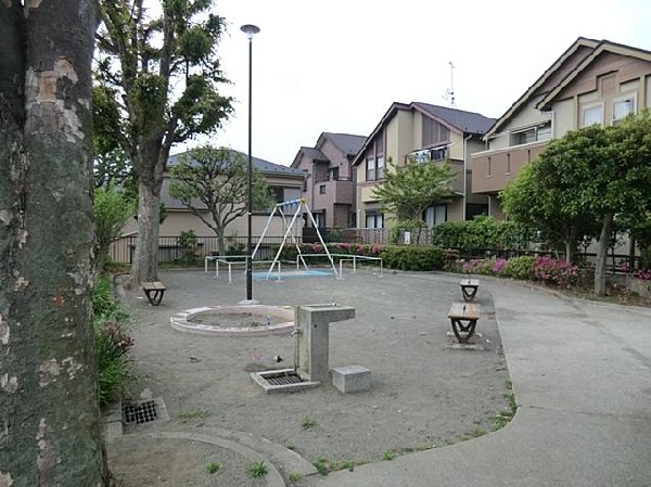 周辺環境:渡戸第二公園(渡戸第二公園まで170m)