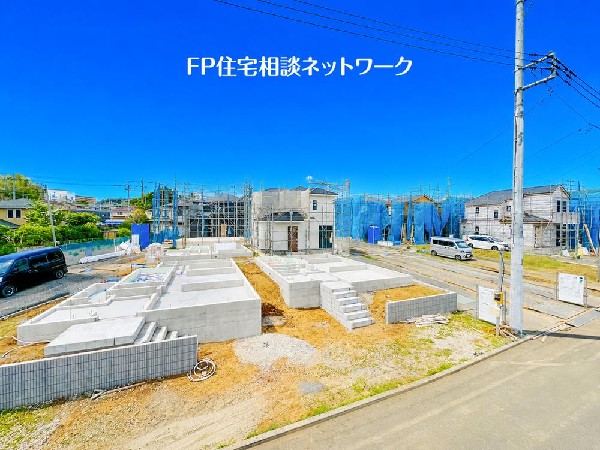 外観:深く豊かな緑と爽快な青い空を感じるまさに横浜に暮らす心地よさを存分に堪能いただける邸宅です。グレードの高い設備仕様が標準装備のデザイン住宅で快適で便利な生活をお送り頂けます。