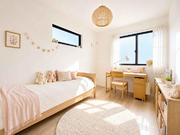 「どういう家具を置こうかな」とわくわくする。自分好みのこだわりのお部屋にしてオンリーワンの部屋でゆったりと寛ごう。  ※家具や家電、置物はAIによるイメージ画像です。本物件には付帯しません。