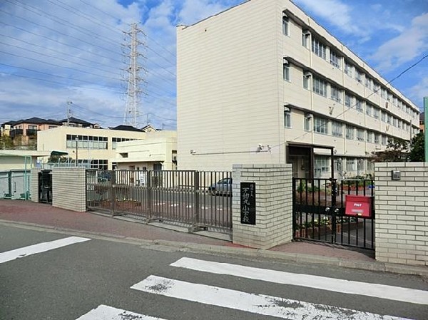 周辺環境:横浜市立不動丸小学校(横浜市立不動丸小学校まで450m 小学校近く♪お子様も通学も安心です♪)