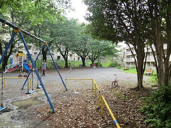 周辺環境:金草沢公園(金草沢公園まで350m 公園近くでお子様も安心して遊べます♪)