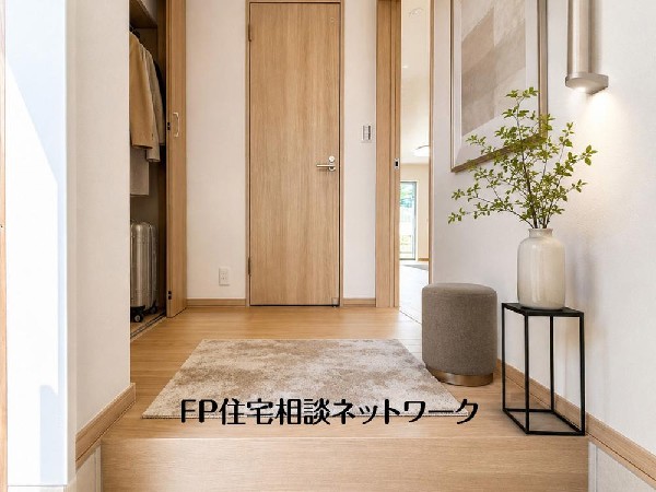外観:気持ちの良い一日の始まりは笑顔でスタートしたいですよね。玄関ホールがスッキリ広々としていると帰る時も出ていく時も気持ちが良いものです！（本画像は一部CGで作成しております）