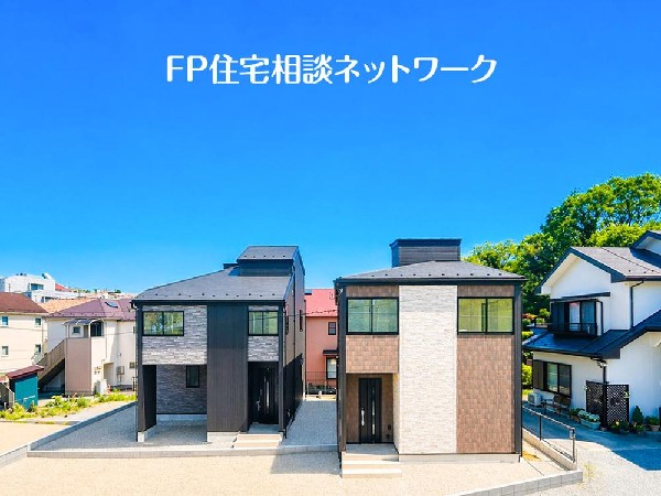 外観:深く豊かな緑と爽快な青い空を感じるまさに横浜に暮らす心地よさを存分に堪能いただける邸宅です。グレードの高い設備仕様が標準装備のデザイン住宅で快適で便利な生活をお送り頂けます。