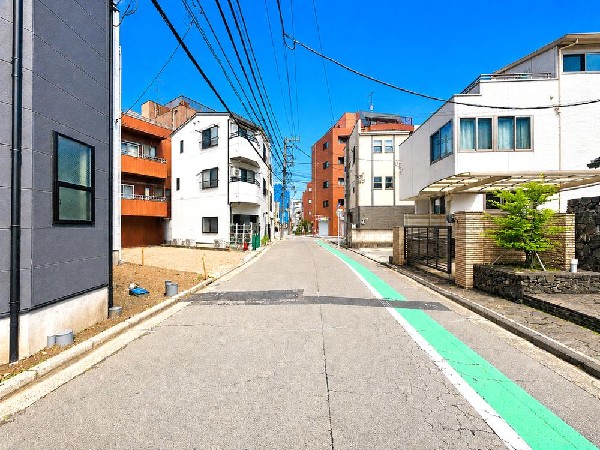 外観:☆☆風通しの良い住宅地☆☆  ゆとりのある住宅地　部屋の窓を開けるとそこには心地よい風が通りぬけます♪