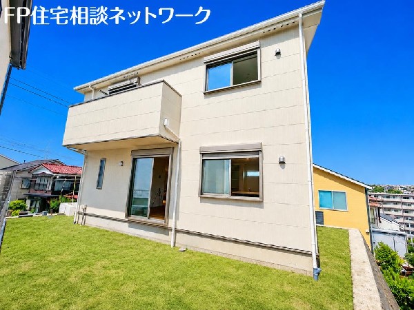 外観:心踊る日常と守られている安心感　どのライフステージでも快適に暮らすことができる場所です。  ※芝はCGによるイメージです。本物件には付帯しません。