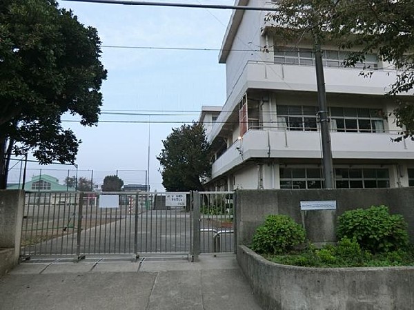 周辺環境:横浜市立上飯田中学校(横浜市立上飯田中学校まで220m)