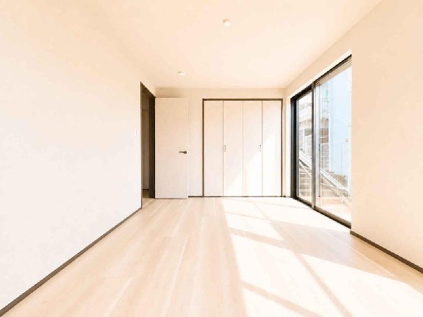 ☆☆日当たり・風通しの良いお部屋☆☆  居室となる空間には毎日しっかりと光が差し込みます♪勉強にお仕事にリラックスに充実した自分の時間をお過ごし下さい♪