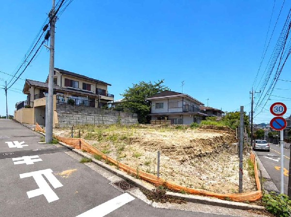 外観:☆☆風通しの良い住宅地☆☆  ゆとりのある住宅地　部屋の窓を開けるとそこには心地よい風が通りぬけます♪