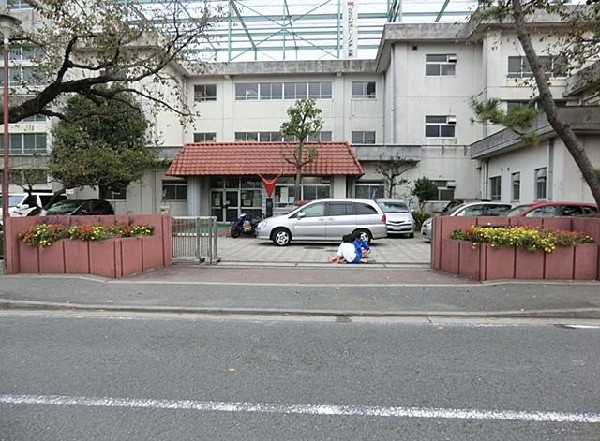 周辺環境:横浜市立万騎が原中学校(横浜市立万騎が原中学校まで950m)