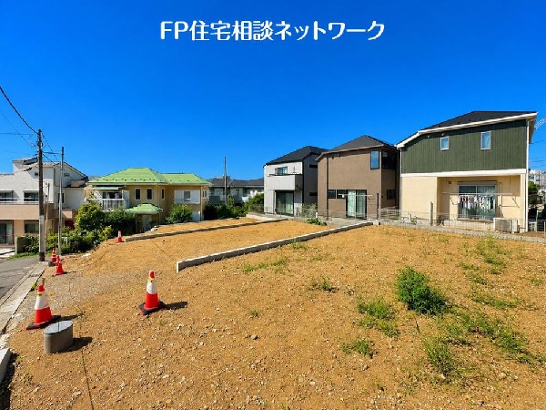 外観:緑に恵まれたエリアで、毎日のお散歩も気持ちよさそうです。自然に包まれた穏やかな暮らしができそうです♪