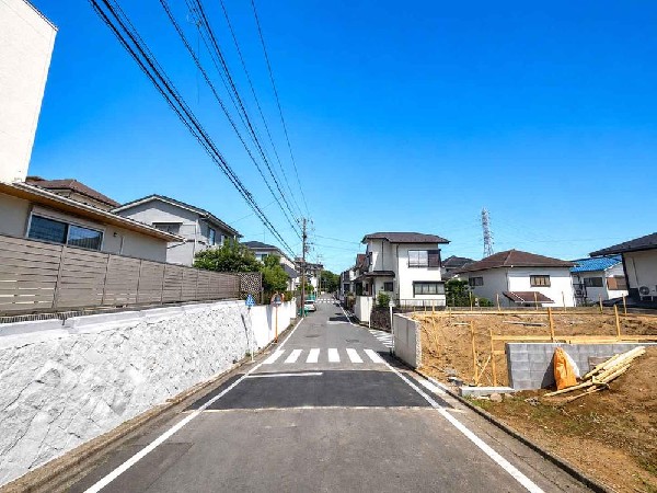 外観:☆☆風通しの良い住宅地☆☆  ゆとりのある住宅地　部屋の窓を開けるとそこには心地よい風が通りぬけます♪