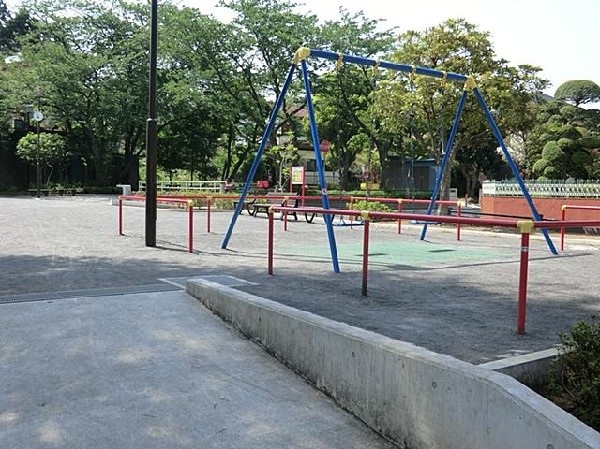 周辺環境:法泉二丁目公園(法泉二丁目公園まで150m)